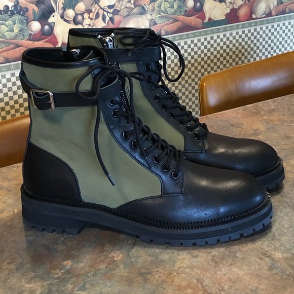 Urban Outfitters - Picture 1 of 8